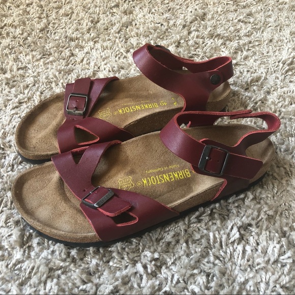 Summer Obsession Rose Gold Birkenstocks Velvetsedge Fashion Style Summer Sandal Rosegold B Gold Birkenstocks Rose Gold Birkenstocks Toms Shoes Outfits